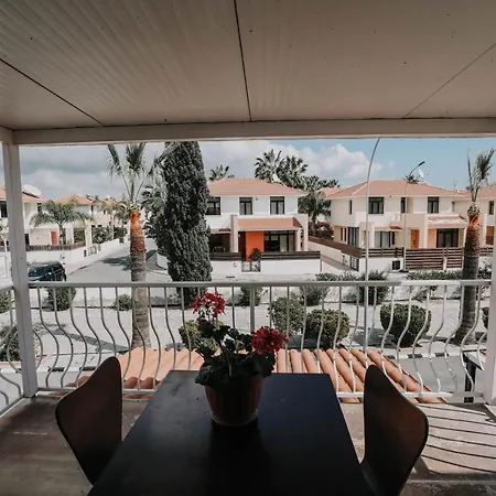 Pirgos House Semesterbostad Larnaca