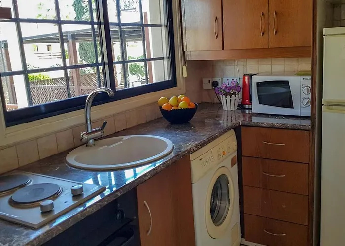 Pirgos House * Lárnaka