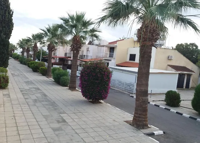 別荘 Pirgos House ラルナカ