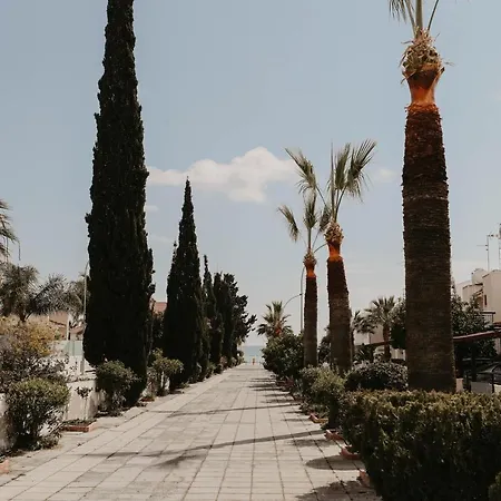 Pirgos House *