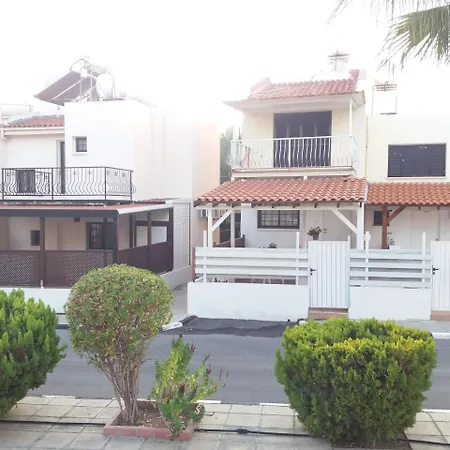 Pirgos House Hébergement de vacances *