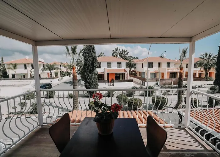 Pirgos House Feriehus Larnaca